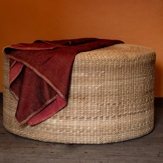 Clara puff – håndvevd ro i naturlige fibre