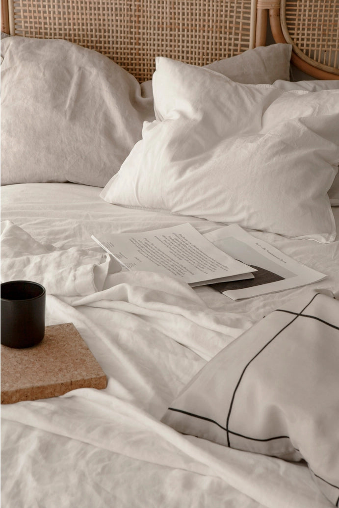 Sengegavl i håndvevd økologisk rotting